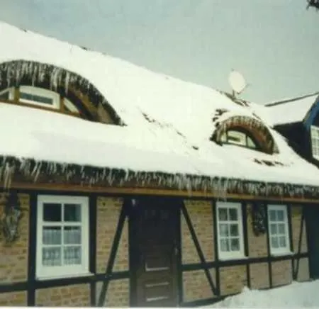 Uns Schuen Middelhagen