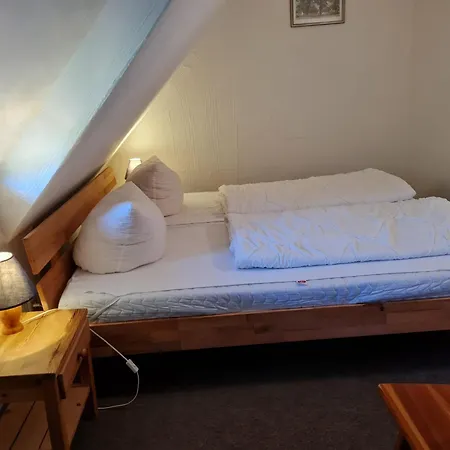 Uns Schuen Middelhagen
